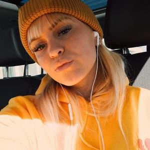 Meet your Posher, Olivia